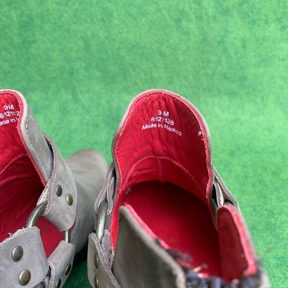 Ferrini 9 Gray Silver Crush Round Toe Ankle Boots Booties - Picture 7 of 10